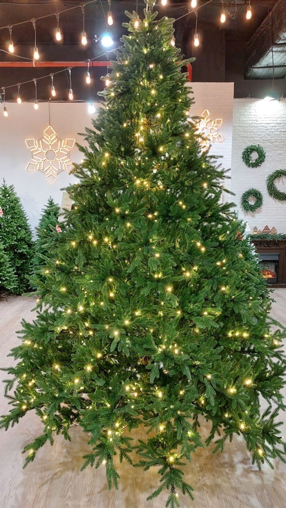 Елка с гирляндой встроенной «Престиж» (Литая хвоя) 230 см / 2,3 м