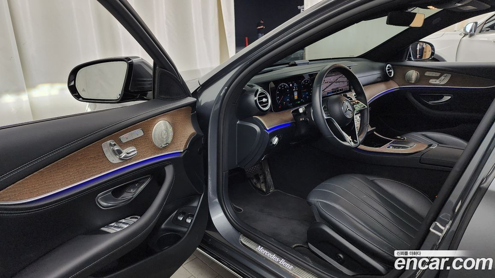 Mercedes-Benz E-Class W213 E300e 4MATIC Exclusive (07.2022)
