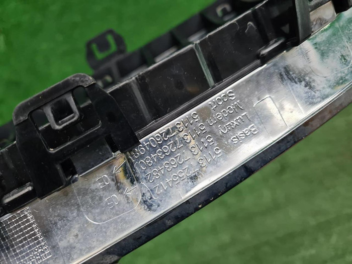 Решетка радиатора правая BMW 3er F30 (2011-2020)