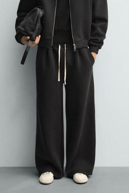 ZARA ТЕХНИЧЕСКИЕ БРЮКИ-ДЖОГГЕРЫ СО СКЛАДКАМИ, ЧЕРНЫЙ