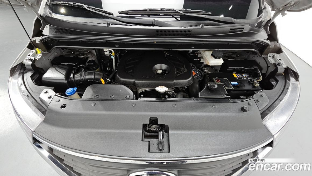 Hyundai The New Grand Starex Van 3-х местный (08.2019)