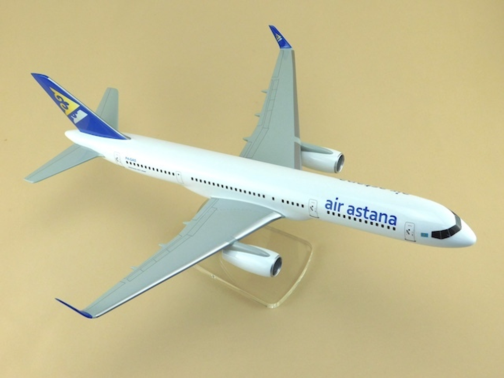 Модель самолета Boeing 757-200 (М1:100, Air Astana) с винглетами