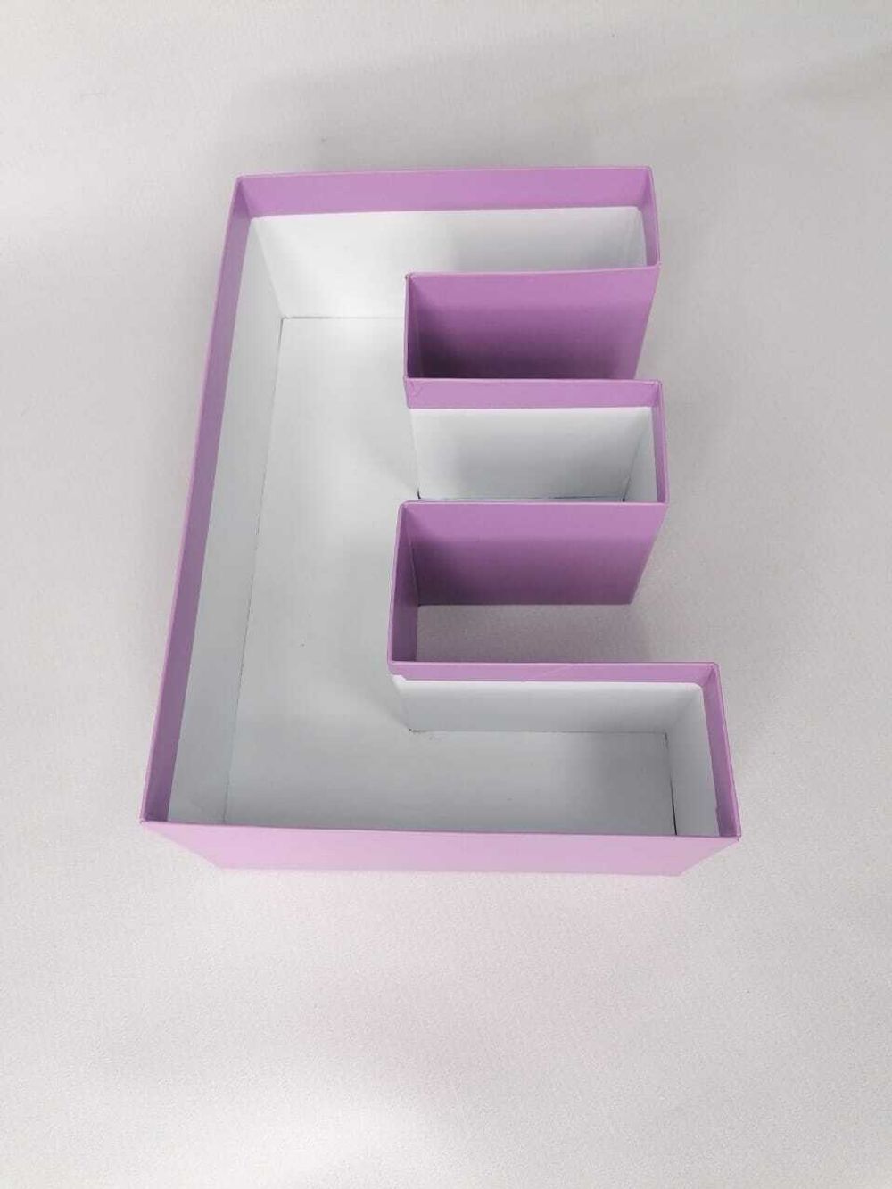 Коробка, буква Е, без крышки.