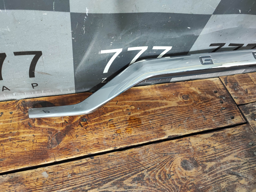 Накладка крышки багажника Geely Tugella 19-нв Б/У Оригинал 5062040200