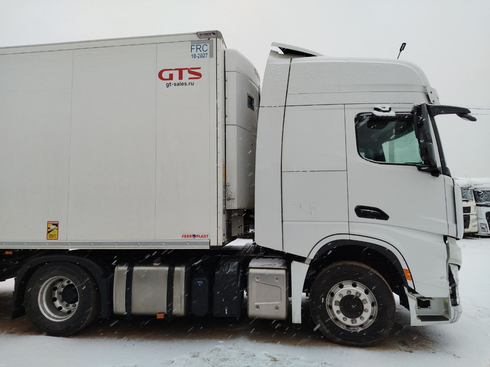 Shacman (Shaanxi) SX* 4x2 Седельный тягач SX4188YY381 (Дизельный, 12,5 л, 480 л.с., АТ)