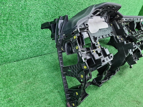 Торпедо Geely Monjaro (2021-н.в.)