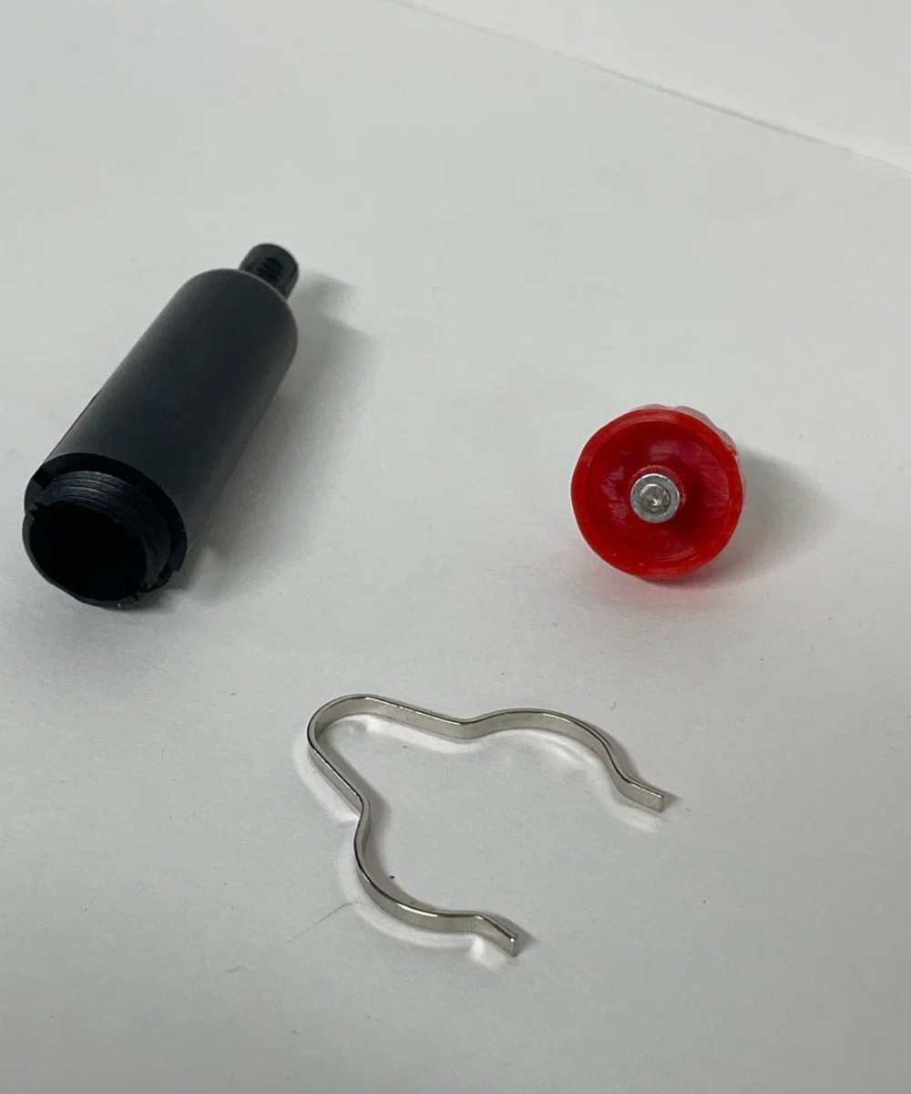 Штекер в прикуриватель автомобильный без предохранителя, 12 - 24V, под пайку, без проводов, TG (за 1 шт)