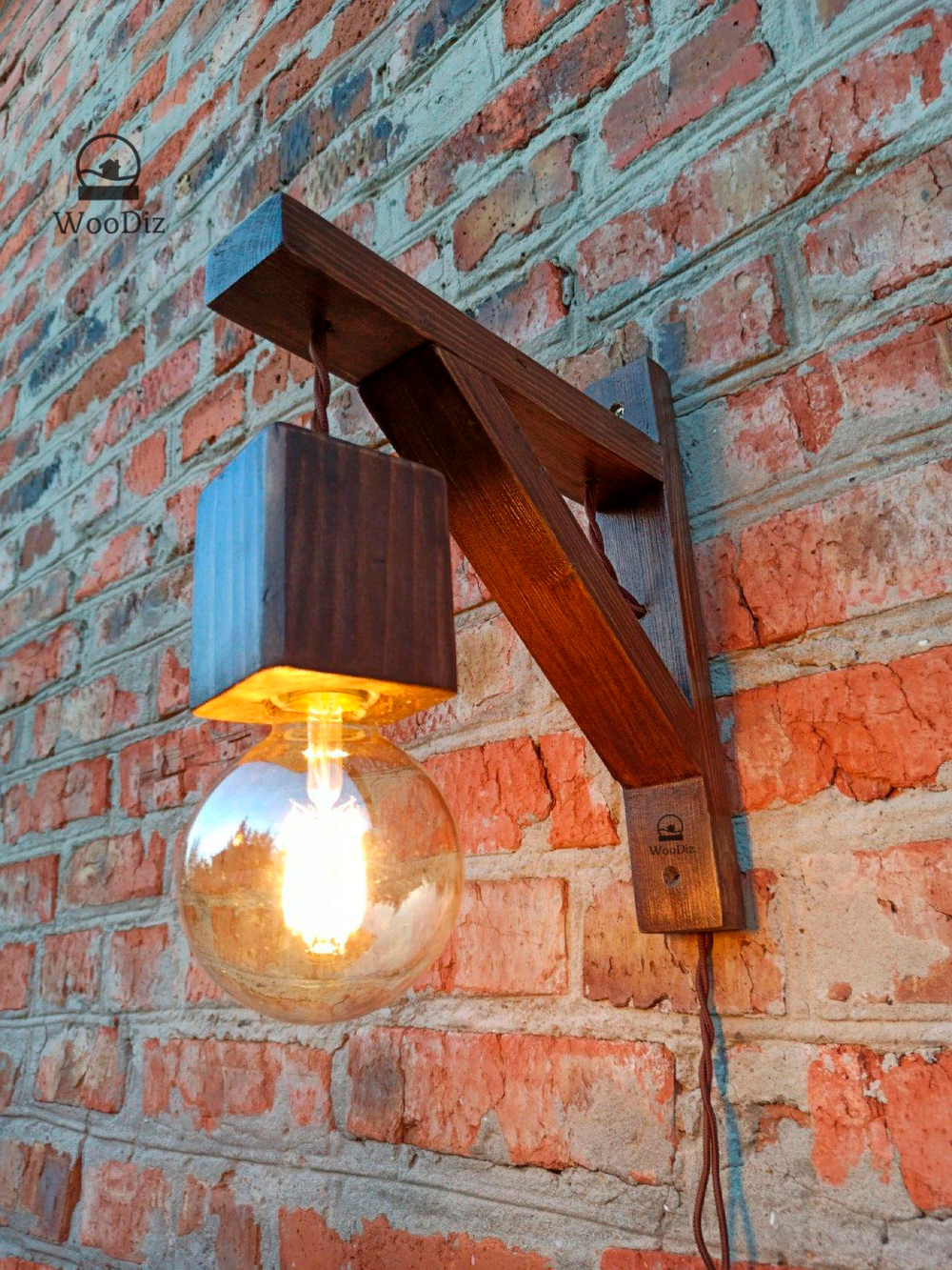 Настенный светильник  из дерева light from