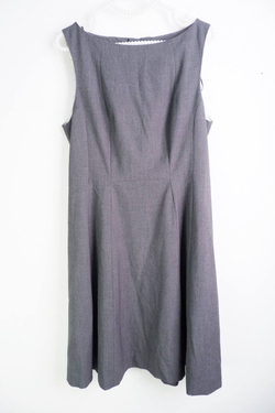 Платье H&M приталенное, маркировка 42, визуально на 48 размер