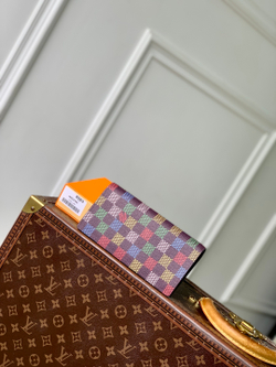 Louis Vuitton Brazza Wallet