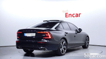 Volvo S60 3 Generation B5 R-Design (01.2022)