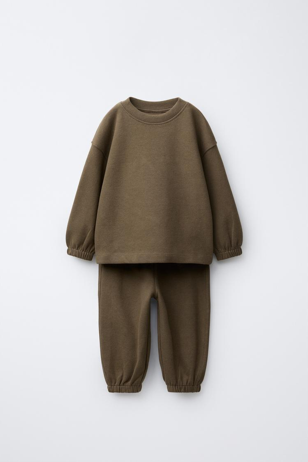 ZARA ОДНОТОННЫЙ КОМПЛЕКТ ИЗ ТОЛСТОВКИ И БРЮК-ДЖОГГЕРОВ, МЯГКИЙ КАШТАНОВЫЙ