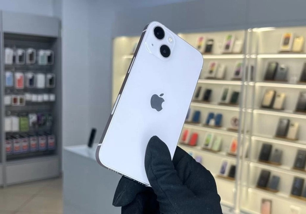 iPhone 13, 256 ГБ б/у