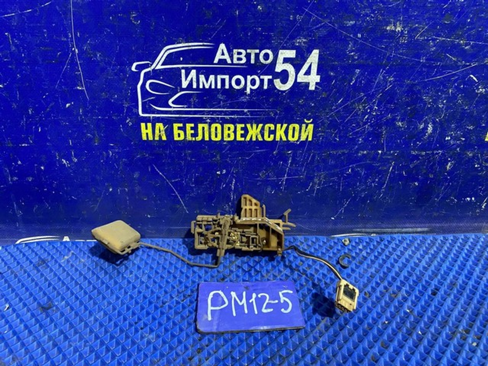Датчик уровня топлива NISSAN LIBERTY 1999