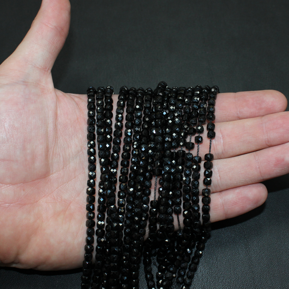 Шпинель куб юв. огранка бусины 4мм