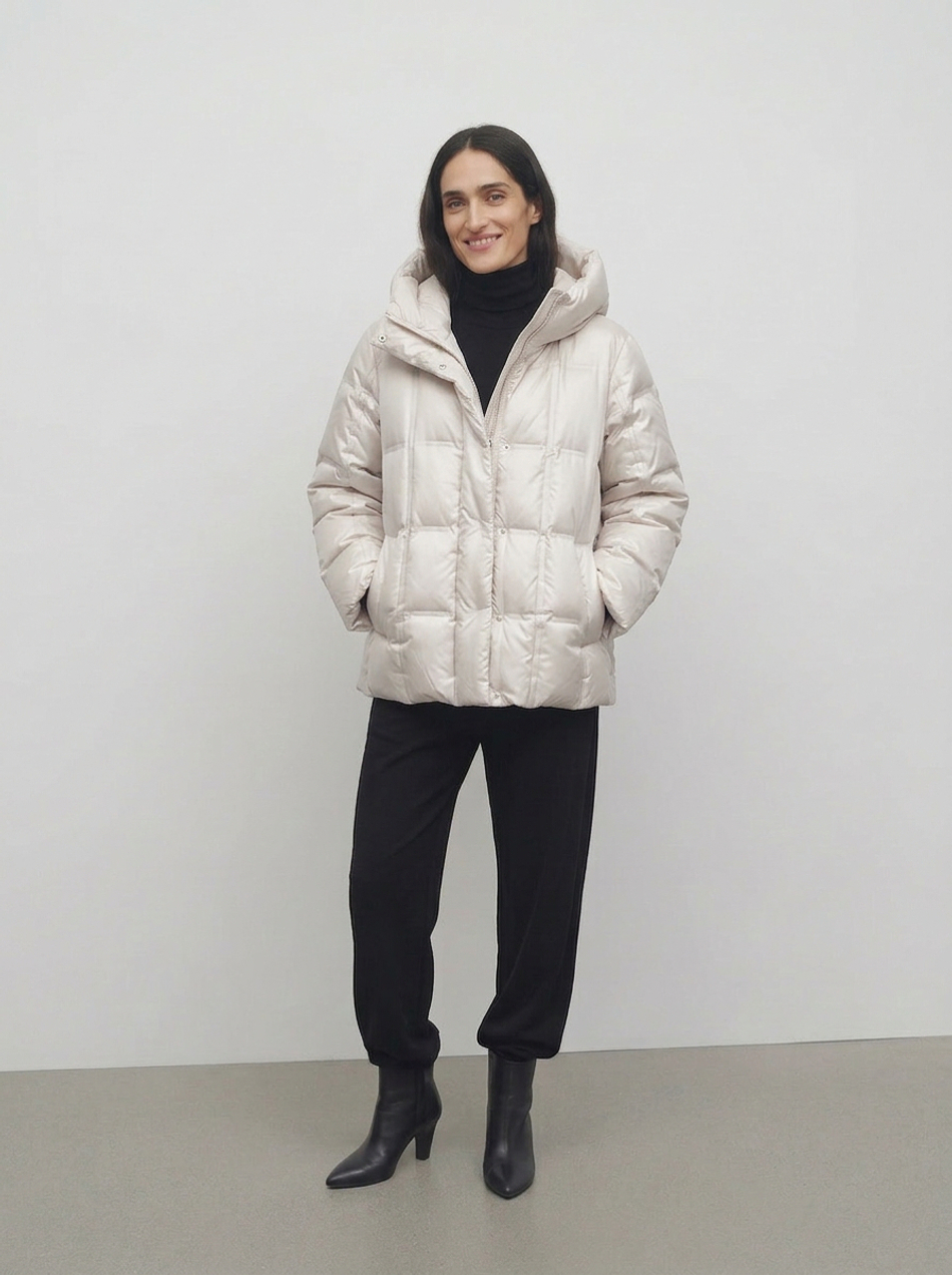 Легкая пуховая куртка