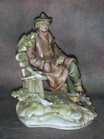 Статуэтка. Фарфор. Отдых на скамье. Capodimonte. Италия
