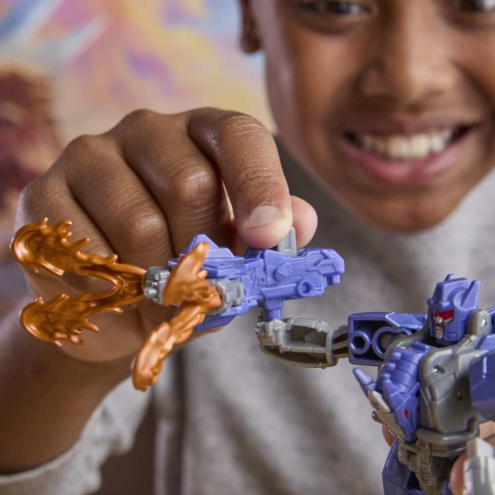 Hasbro Transformers CYBERWORLD - Фигурка Гальватрон 10 см Armored Cyber Changers G1052