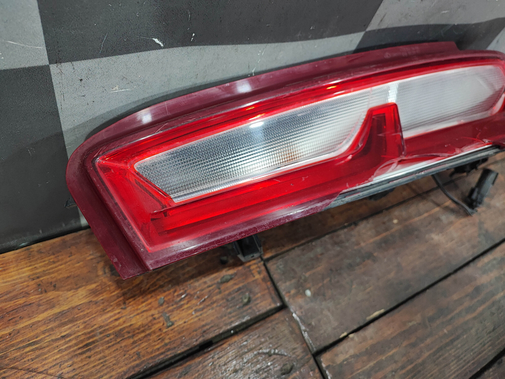 Фонарь задний правый Chevrolet Camaro 6 15-18 Б/У Оригинал 84136773