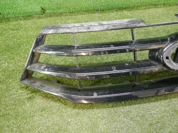 Решетка радиатора Lada Vesta (2015-н.в.)