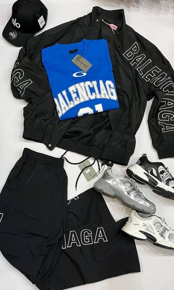 Костюм Balenciaga