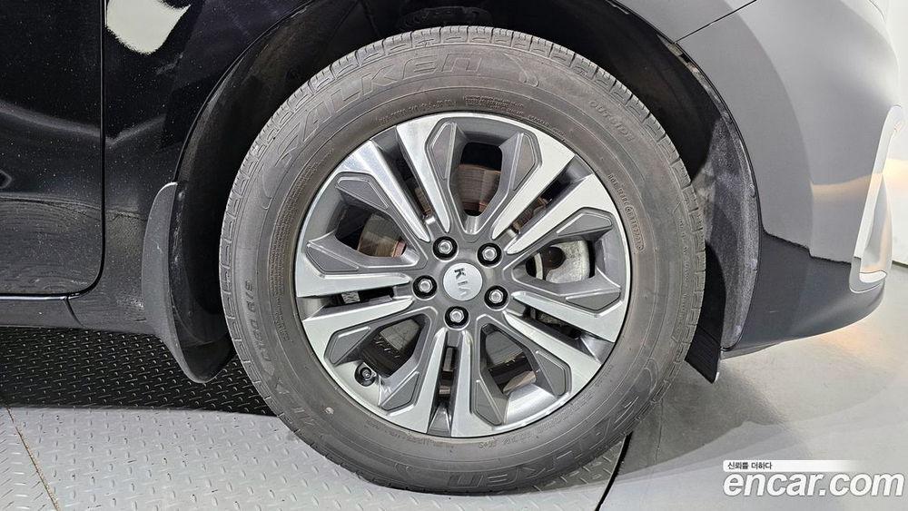 Kia The New Carnival (Sedona) 9-и местный Luxury (03.2020)