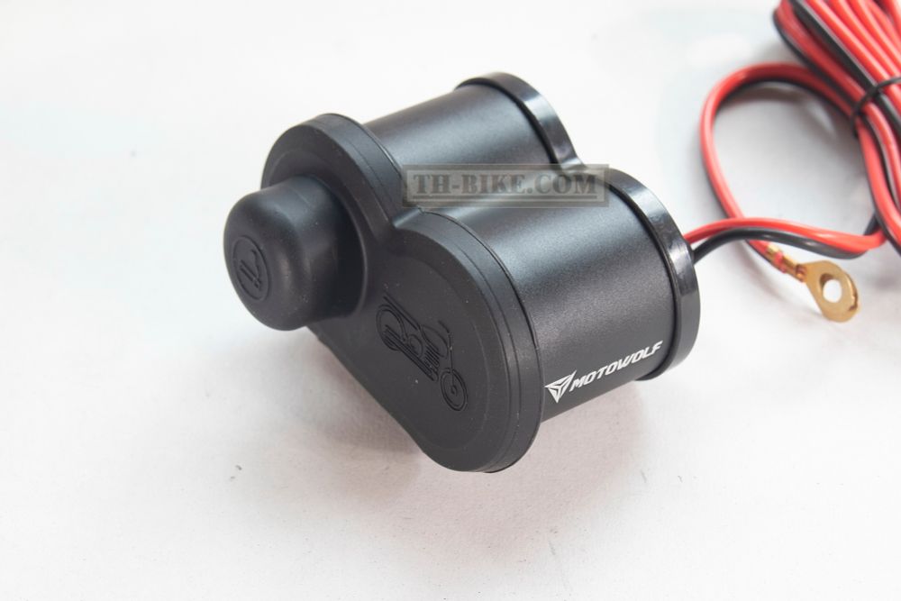 USB charger, 2in1, Cigarette lighter with 2 USB slots. Fast charge. Voltmeter Handlebar/10mm Mirror mount. Motowolf