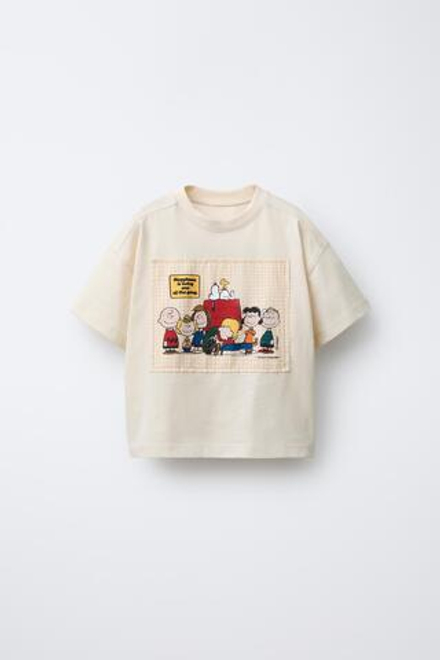 ZARA ФУТБОЛКА С НАШИВКОЙ SNOOPY PEANUTS™, ЭКРЮ