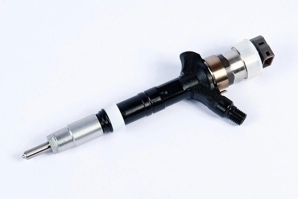 Форсунка в сборе CDI TOYOTA 1KD-FTV (23670-39085/23670-39086) 095000-5250 denso