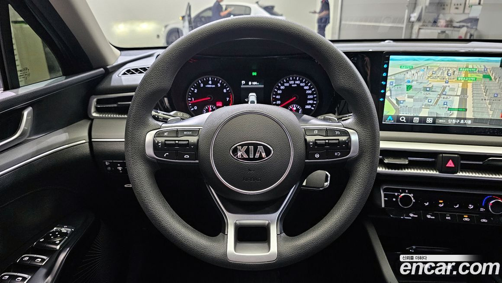Kia K5 (Optima) 3 Generation 2.0 (09.2020)