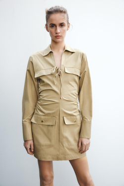 ZARA МИНИ-ПЛАТЬЕ С КАРМАНАМИ, БЕЖЕВЫЙ