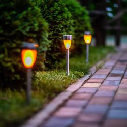 USL-S-187-MM360 METAL TORCH Садовый светильник на солнечной батарее Металлический факел. 10 светодиодов. Эффект пламени. 1xААA Ni-Mh аккумулятор в-к. IP44. TM Uniel