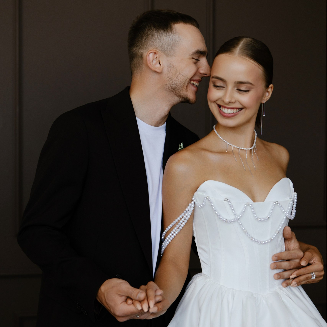 ЛЮБОВЬ СИЯЕТ