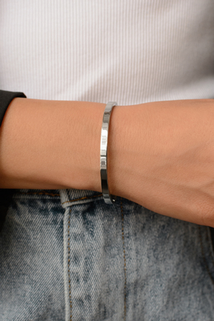 Браслет стальной тонкий: в серебристом цвете