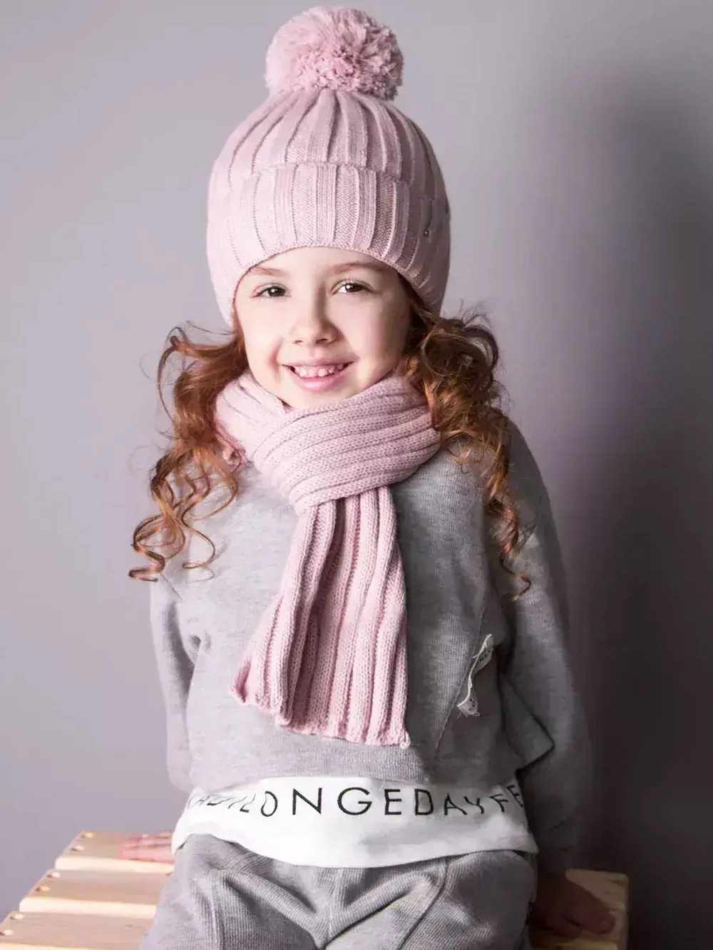 Шапка для девочки осенняя и шарф