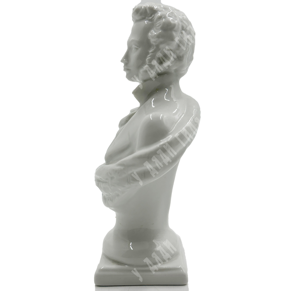 Скульптура Пушкин А.С., бюст. СССР, Дулевский фарфоровый завод, 1983. Автор Бржезицкая А.Д.