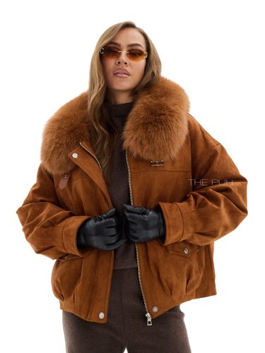 Утепленная замшевая куртка рыжего цвета