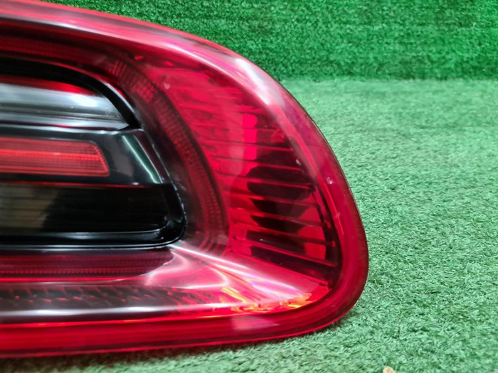 Фонарь левый внутренний Porsche Macan 95b (14-18)