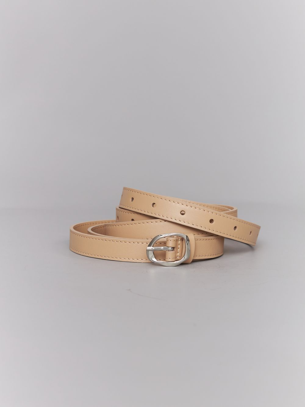 БАЗОВЫЙ ТОНКИЙ РЕМЕНЬ С МЯТОЙ ПРЯЖКОЙ BEIGE