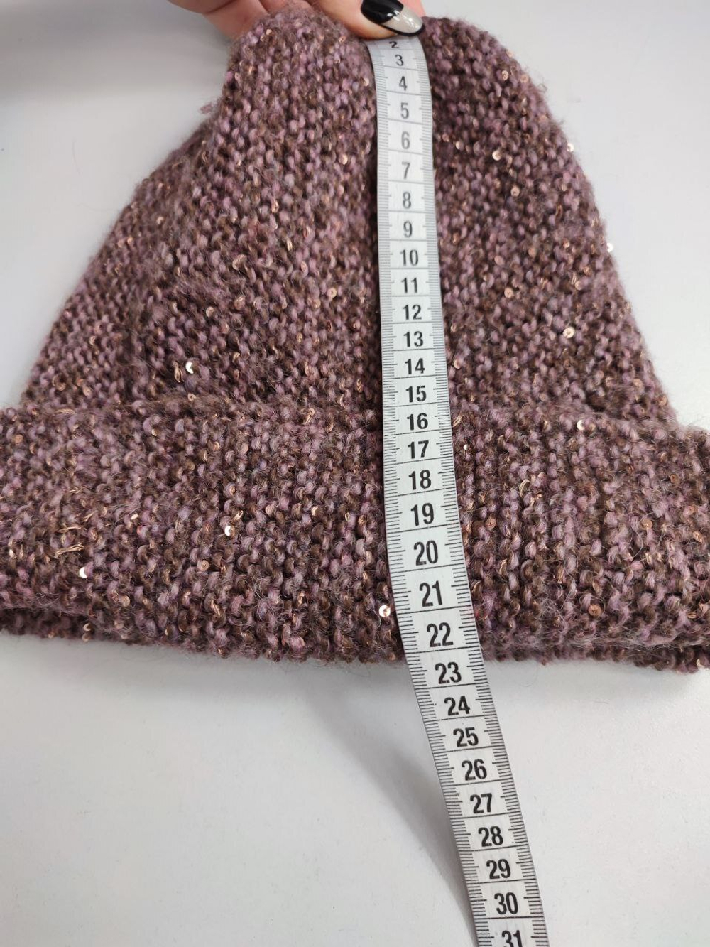 Шапка с пайетками