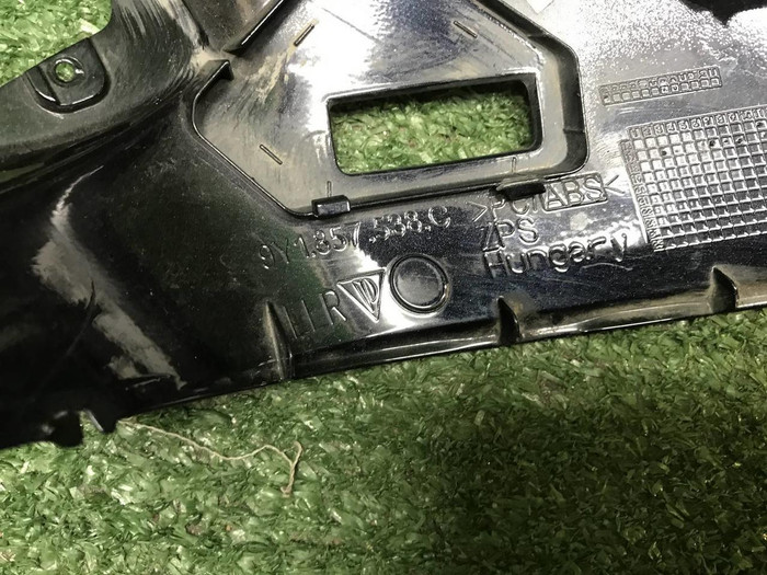 Крышка зеркала правая Porsche Cayenne 3 (17-нв)