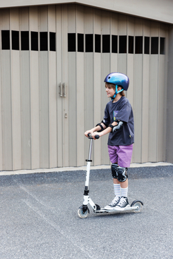 Самокат Micro Sprite Glow (светится в темноте) LED, белый