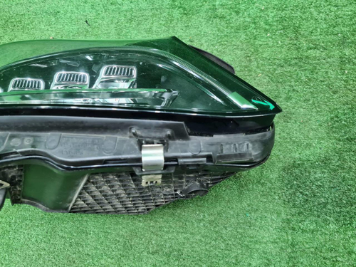 Фара правая Mercedes C w205 (2018-2023) LED