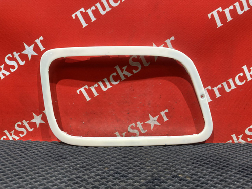 Облицовка фары правой