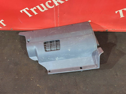 Накладка на торпедо левая