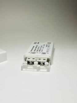 Понижающий трансформатор для галогенных ламп 12В, 10-60W, GLS, G03320