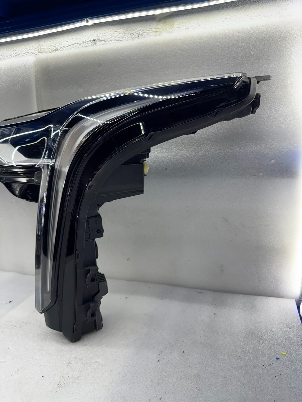 Оригинальная LED фара Cadillac CT4