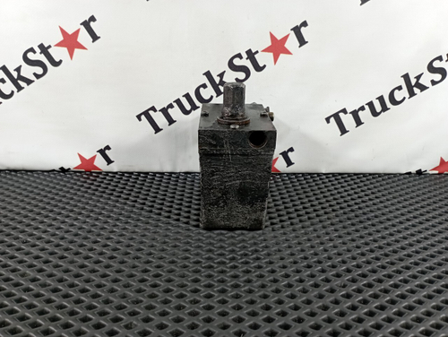 Насос подъёма кабины