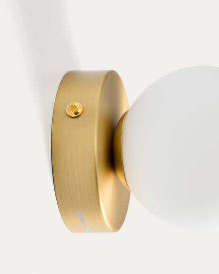 Настенный светильник Brisia из латунного металла со стеклянным шаром Ø8 см