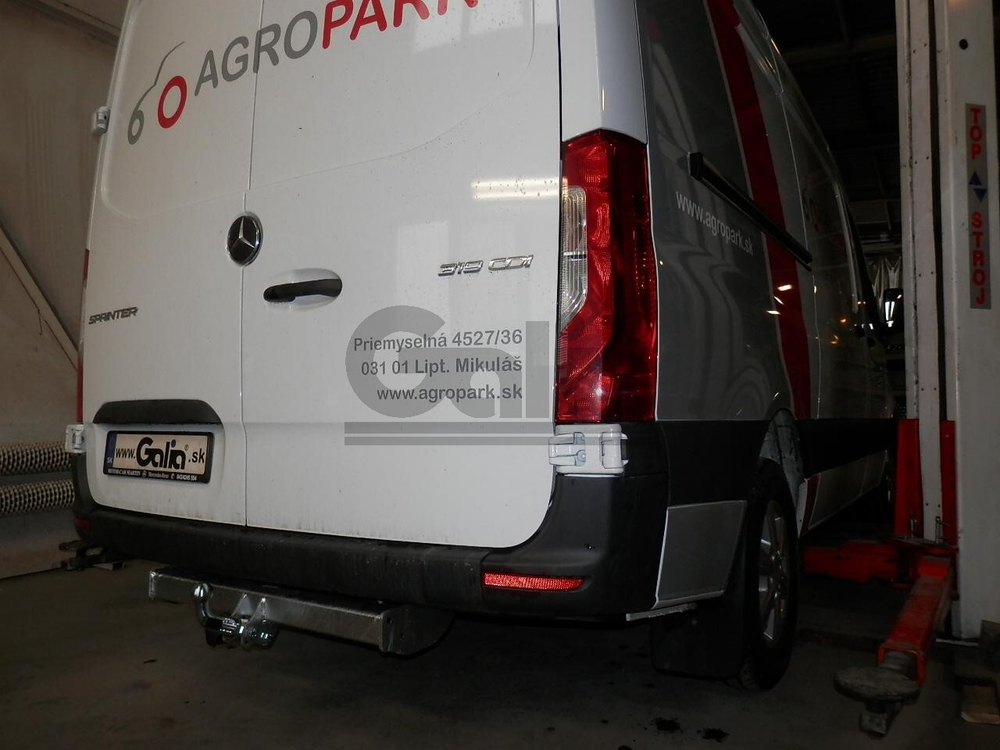 Фаркоп оцинкованный Galia M118C для Mercedes Sprinter 2006-, Volkswagen Crafter 2006-(паспорт и сертификат в комплекте)(без электрики)